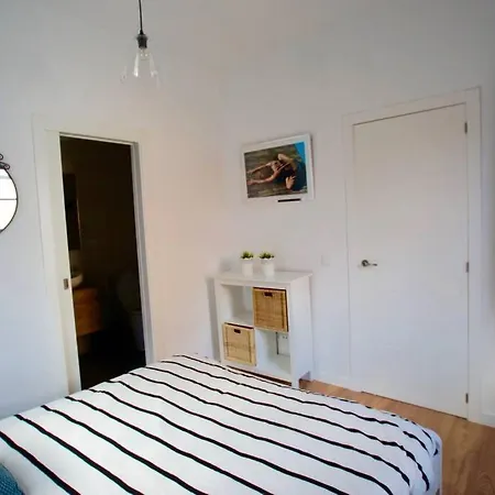 Lovely Flat Fira Mwc