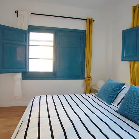 Lovely Flat Fira Mwc